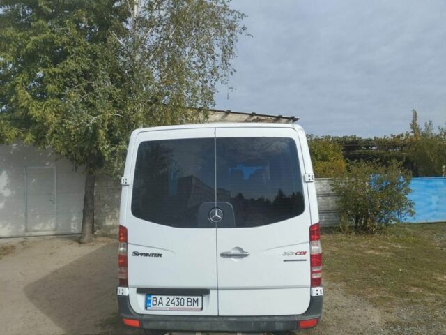 Белый Мерседес Sprinter, объемом двигателя 2.1 л и пробегом 340 тыс. км за 13066 $, фото 1 на Automoto.ua