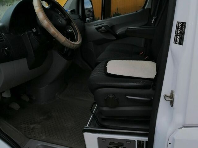 Белый Мерседес Sprinter, объемом двигателя 2.1 л и пробегом 100 тыс. км за 7700 $, фото 6 на Automoto.ua