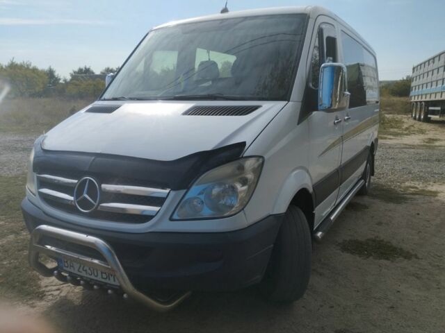 Белый Мерседес Sprinter, объемом двигателя 2.1 л и пробегом 340 тыс. км за 13066 $, фото 4 на Automoto.ua