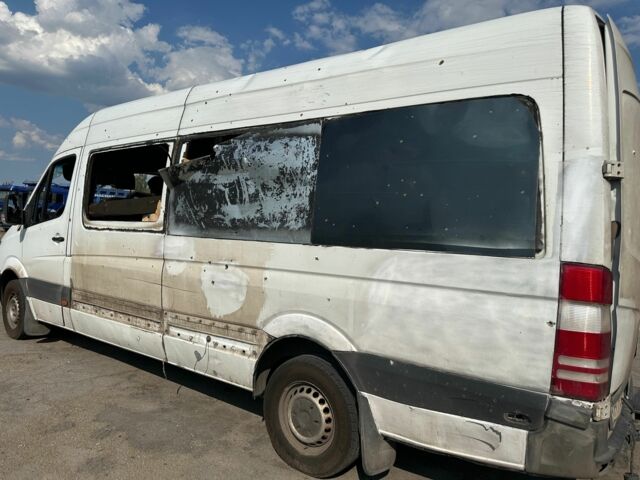 Белый Мерседес Sprinter, объемом двигателя 3 л и пробегом 910 тыс. км за 7205 $, фото 1 на Automoto.ua