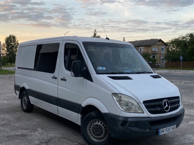 Білий Мерседес Sprinter, об'ємом двигуна 2.1 л та пробігом 480 тис. км за 9700 $, фото 1 на Automoto.ua