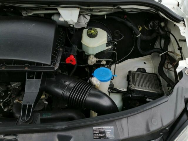 Белый Мерседес Sprinter, объемом двигателя 2.1 л и пробегом 100 тыс. км за 7700 $, фото 12 на Automoto.ua