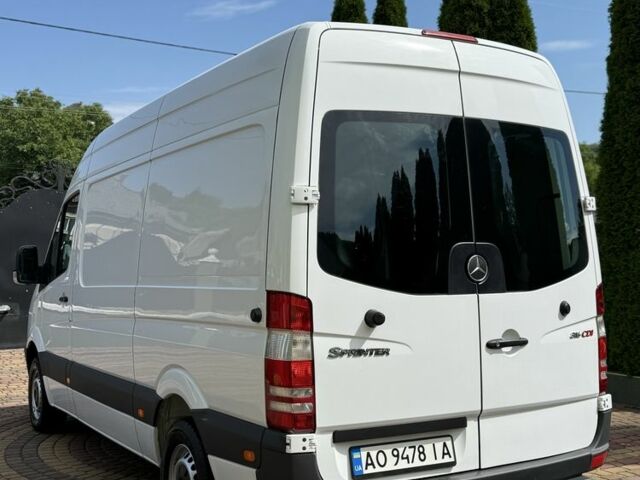 Белый Мерседес Sprinter, объемом двигателя 2.1 л и пробегом 441 тыс. км за 12900 $, фото 1 на Automoto.ua