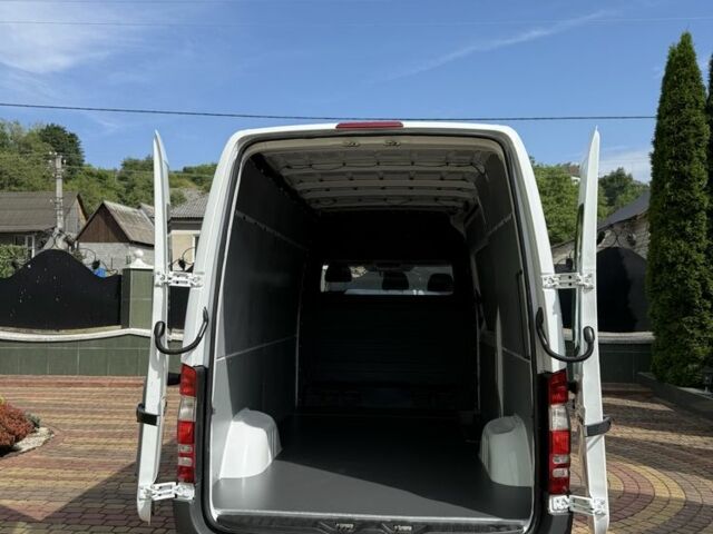 Белый Мерседес Sprinter, объемом двигателя 2.1 л и пробегом 441 тыс. км за 12900 $, фото 4 на Automoto.ua