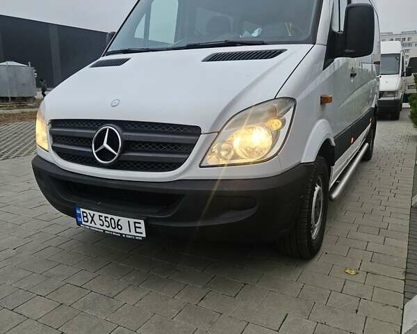 Белый Мерседес Sprinter, объемом двигателя 2.15 л и пробегом 238 тыс. км за 18000 $, фото 13 на Automoto.ua