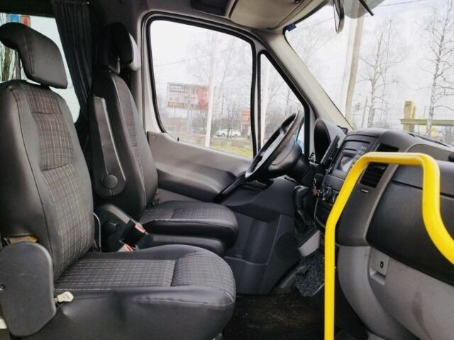 Белый Мерседес Sprinter, объемом двигателя 3 л и пробегом 226 тыс. км за 37000 $, фото 6 на Automoto.ua