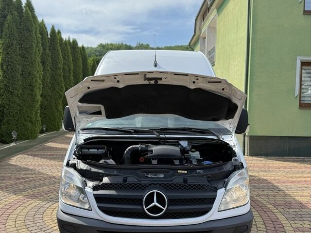 Белый Мерседес Sprinter, объемом двигателя 2.1 л и пробегом 441 тыс. км за 12900 $, фото 6 на Automoto.ua