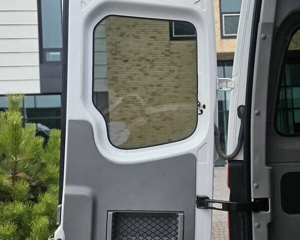 Белый Мерседес Sprinter, объемом двигателя 2.15 л и пробегом 238 тыс. км за 18000 $, фото 15 на Automoto.ua