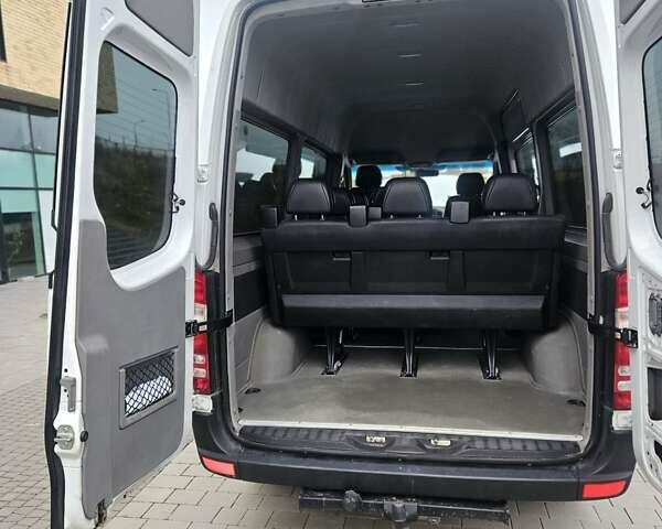 Белый Мерседес Sprinter, объемом двигателя 2.15 л и пробегом 238 тыс. км за 18000 $, фото 10 на Automoto.ua
