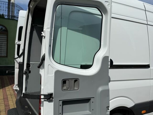 Белый Мерседес Sprinter, объемом двигателя 2.1 л и пробегом 441 тыс. км за 12900 $, фото 16 на Automoto.ua