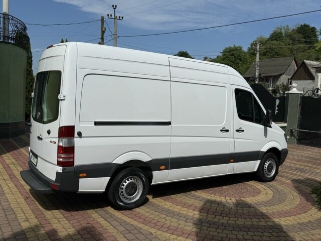 Белый Мерседес Sprinter, объемом двигателя 2.1 л и пробегом 441 тыс. км за 12900 $, фото 2 на Automoto.ua