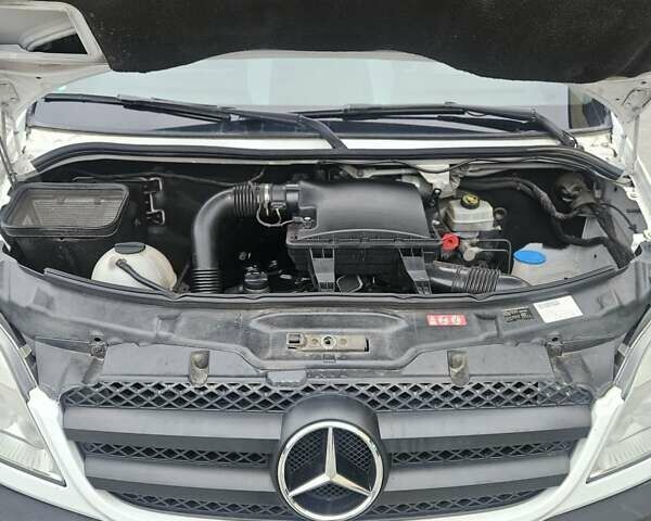 Белый Мерседес Sprinter, объемом двигателя 2.15 л и пробегом 238 тыс. км за 18000 $, фото 6 на Automoto.ua