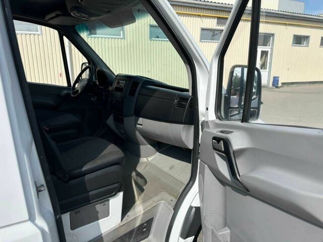 Белый Мерседес Sprinter, объемом двигателя 2.2 л и пробегом 734 тыс. км за 10900 $, фото 9 на Automoto.ua