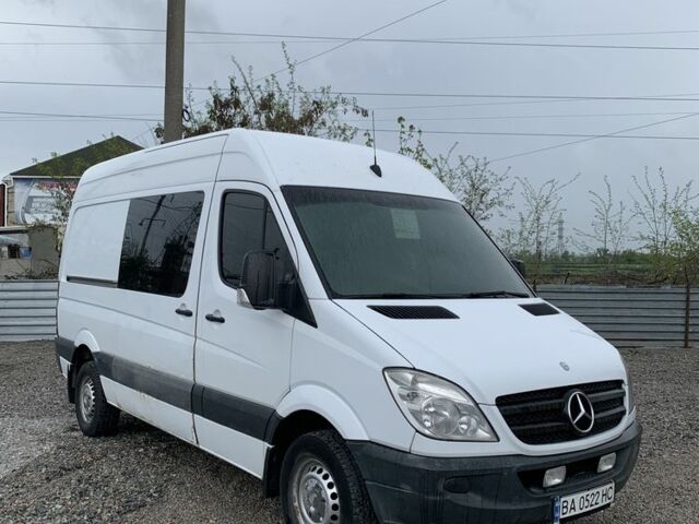 Белый Мерседес Sprinter, объемом двигателя 0.22 л и пробегом 466 тыс. км за 11000 $, фото 1 на Automoto.ua