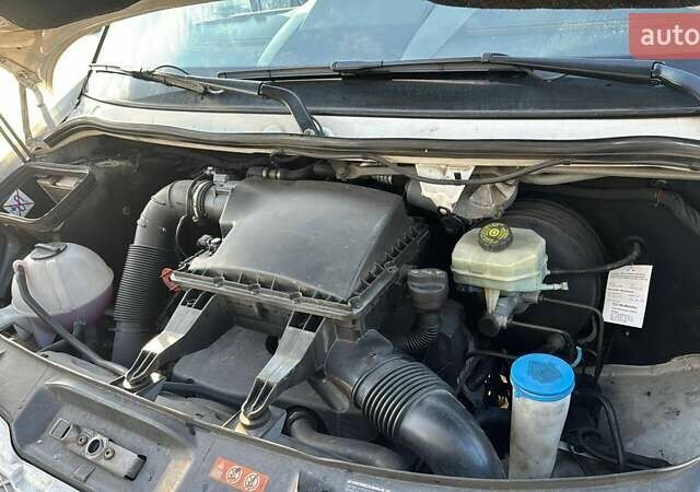 Білий Мерседес Sprinter, об'ємом двигуна 0 л та пробігом 220 тис. км за 40046 $, фото 11 на Automoto.ua