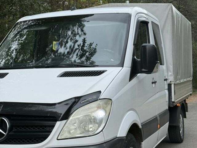 Белый Мерседес Sprinter, объемом двигателя 2.2 л и пробегом 430 тыс. км за 15500 $, фото 3 на Automoto.ua