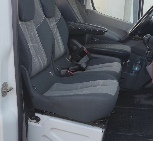Білий Мерседес Sprinter, об'ємом двигуна 2.1 л та пробігом 140 тис. км за 16500 $, фото 4 на Automoto.ua