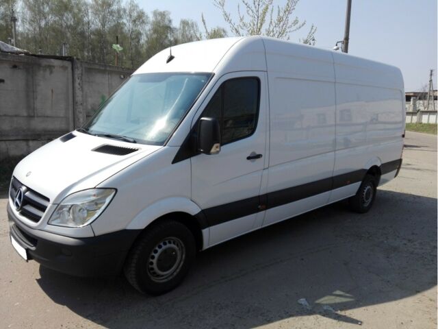 Белый Мерседес Sprinter, объемом двигателя 2.2 л и пробегом 385 тыс. км за 13100 $, фото 1 на Automoto.ua