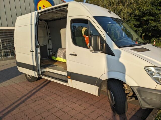 Белый Мерседес Sprinter, объемом двигателя 0.22 л и пробегом 310 тыс. км за 13000 $, фото 5 на Automoto.ua