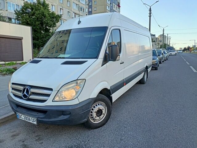 Белый Мерседес Sprinter, объемом двигателя 3 л и пробегом 447 тыс. км за 19500 $, фото 1 на Automoto.ua