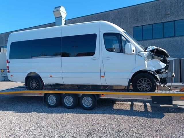 Белый Мерседес Sprinter, объемом двигателя 0 л и пробегом 500 тыс. км за 12835 $, фото 1 на Automoto.ua
