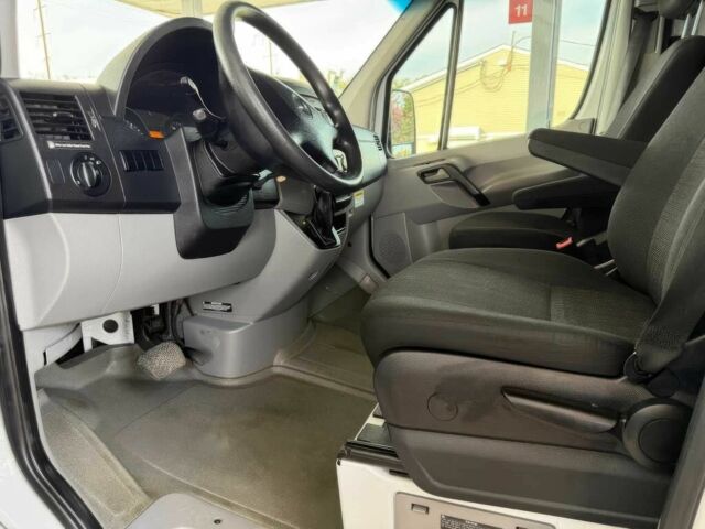 Белый Мерседес Sprinter, объемом двигателя 3 л и пробегом 158 тыс. км за 11000 $, фото 11 на Automoto.ua