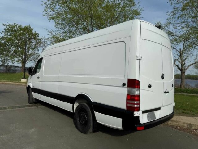 Белый Мерседес Sprinter, объемом двигателя 3 л и пробегом 158 тыс. км за 11000 $, фото 6 на Automoto.ua