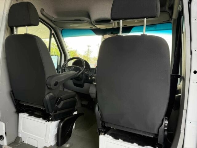 Белый Мерседес Sprinter, объемом двигателя 3 л и пробегом 158 тыс. км за 11000 $, фото 20 на Automoto.ua