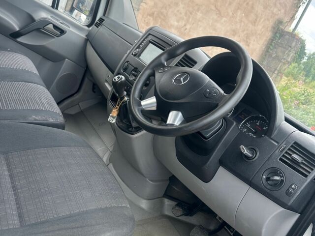 Білий Мерседес Sprinter, об'ємом двигуна 0 л та пробігом 197 тис. км за 7844 $, фото 6 на Automoto.ua