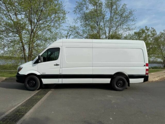 Белый Мерседес Sprinter, объемом двигателя 3 л и пробегом 158 тыс. км за 11000 $, фото 3 на Automoto.ua
