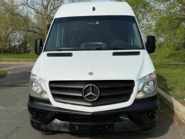 Белый Мерседес Sprinter, объемом двигателя 3 л и пробегом 158 тыс. км за 11000 $, фото 1 на Automoto.ua