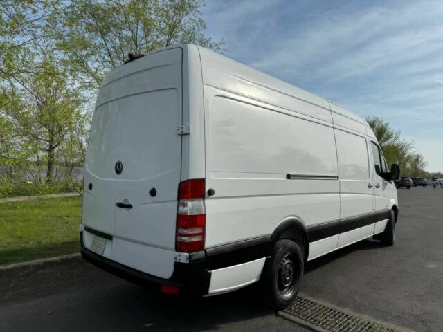 Белый Мерседес Sprinter, объемом двигателя 3 л и пробегом 158 тыс. км за 11000 $, фото 5 на Automoto.ua