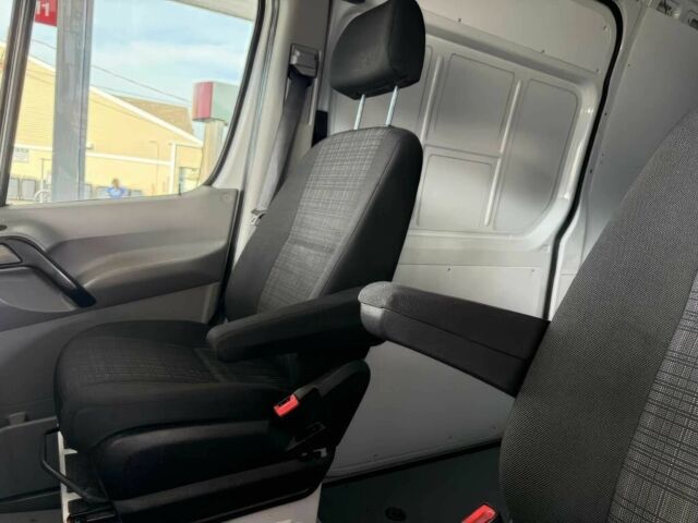 Белый Мерседес Sprinter, объемом двигателя 3 л и пробегом 158 тыс. км за 11000 $, фото 12 на Automoto.ua