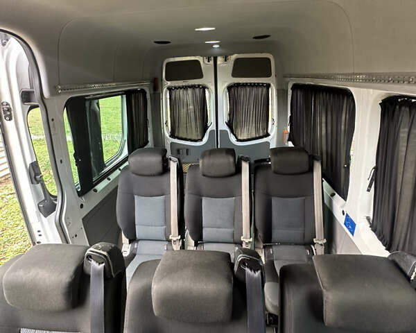 Белый Мерседес Sprinter, объемом двигателя 2.14 л и пробегом 499 тыс. км за 18700 $, фото 11 на Automoto.ua
