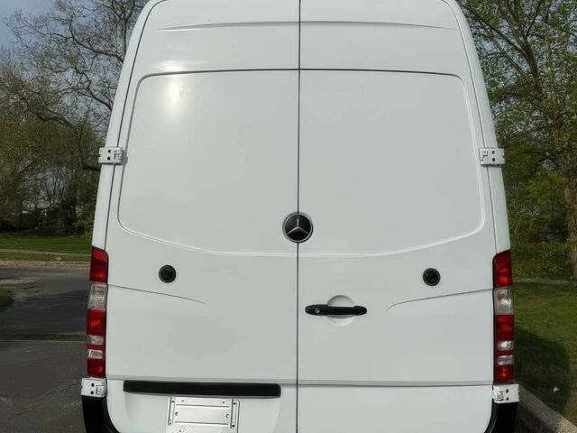 Белый Мерседес Sprinter, объемом двигателя 3 л и пробегом 158 тыс. км за 11000 $, фото 7 на Automoto.ua