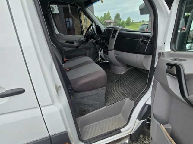 Белый Мерседес Sprinter, объемом двигателя 3 л и пробегом 290 тыс. км за 23600 $, фото 4 на Automoto.ua