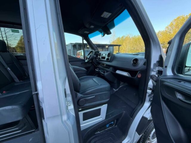 Белый Мерседес Sprinter, объемом двигателя 2 л и пробегом 74 тыс. км за 17000 $, фото 7 на Automoto.ua