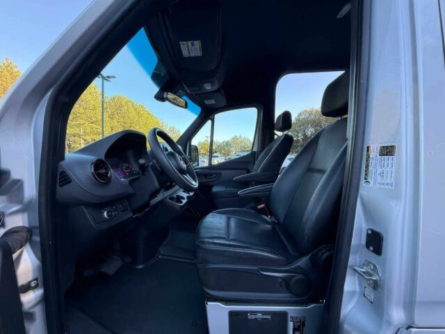 Белый Мерседес Sprinter, объемом двигателя 2 л и пробегом 74 тыс. км за 17000 $, фото 5 на Automoto.ua