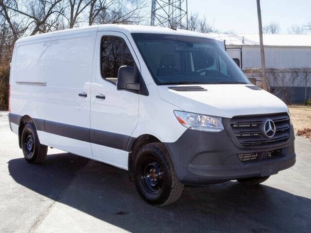 Білий Мерседес Sprinter, об'ємом двигуна 2 л та пробігом 40 тис. км за 21300 $, фото 1 на Automoto.ua