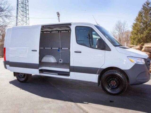 Білий Мерседес Sprinter, об'ємом двигуна 2 л та пробігом 40 тис. км за 21300 $, фото 2 на Automoto.ua