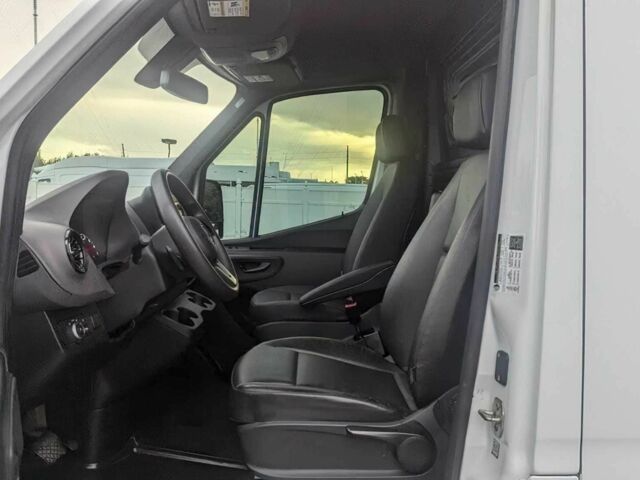 Білий Мерседес Sprinter, об'ємом двигуна 2 л та пробігом 21 тис. км за 11700 $, фото 12 на Automoto.ua