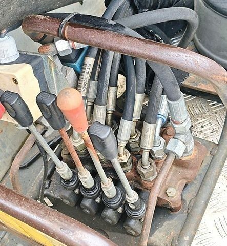 Белый Мерседес Sprinter, объемом двигателя 2.2 л и пробегом 232 тыс. км за 28500 $, фото 11 на Automoto.ua