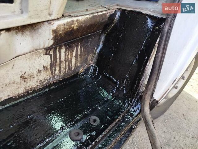 Белый Мерседес Sprinter, объемом двигателя 2.3 л и пробегом 620 тыс. км за 4800 $, фото 6 на Automoto.ua