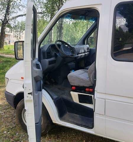 Белый Мерседес Sprinter, объемом двигателя 2.9 л и пробегом 540 тыс. км за 6200 $, фото 10 на Automoto.ua