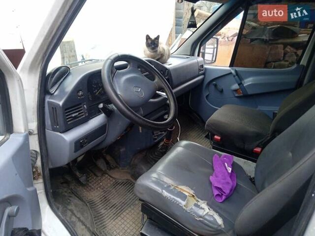 Белый Мерседес Sprinter, объемом двигателя 2.3 л и пробегом 550 тыс. км за 5800 $, фото 9 на Automoto.ua