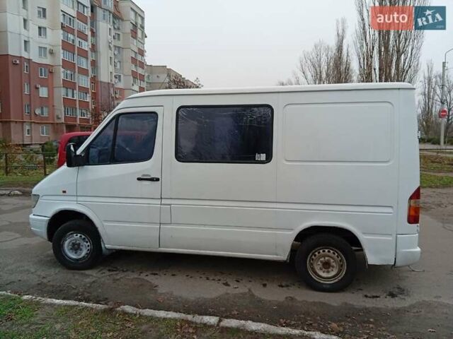 Белый Мерседес Sprinter, объемом двигателя 2.3 л и пробегом 500 тыс. км за 4900 $, фото 10 на Automoto.ua