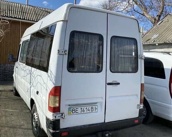 Белый Мерседес Sprinter, объемом двигателя 2.3 л и пробегом 620 тыс. км за 4800 $, фото 7 на Automoto.ua