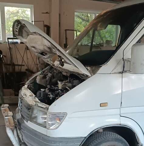 Білий Мерседес Sprinter, об'ємом двигуна 2.3 л та пробігом 541 тис. км за 5000 $, фото 1 на Automoto.ua