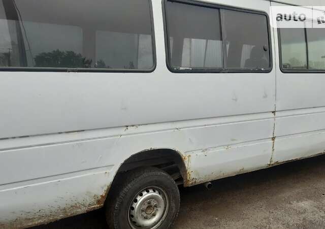 Білий Мерседес Sprinter, об'ємом двигуна 2.3 л та пробігом 299 тис. км за 2800 $, фото 1 на Automoto.ua