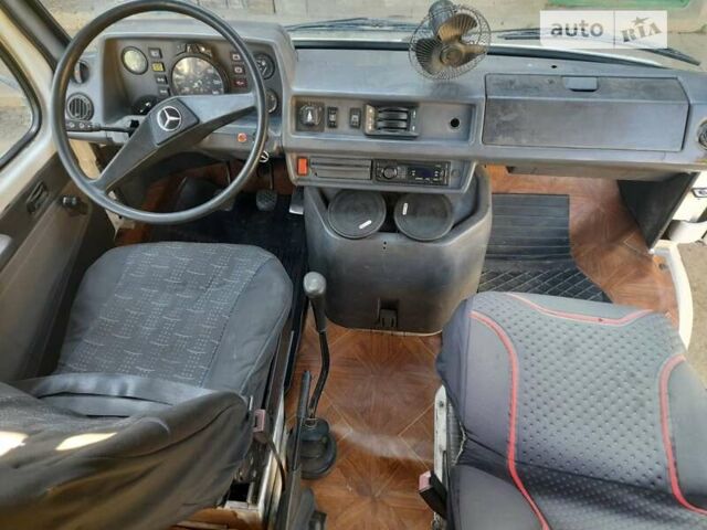 Белый Мерседес Sprinter, объемом двигателя 0 л и пробегом 360 тыс. км за 3300 $, фото 4 на Automoto.ua